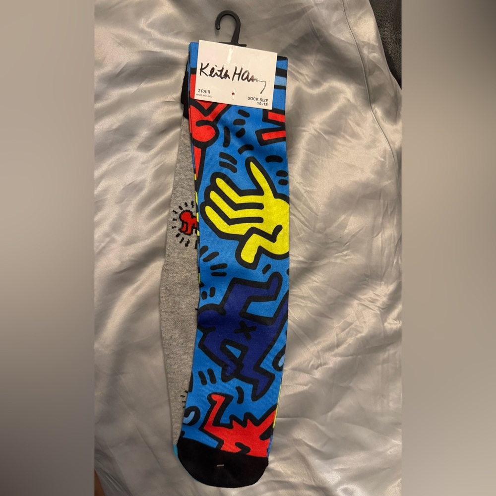 🚫SOLD🚫 Men's KEITH HARING Bold Art Socks - 2 Pairs
Size 10-13 - Picture 4 of 6